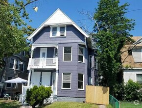 Building Photo - 745 George St