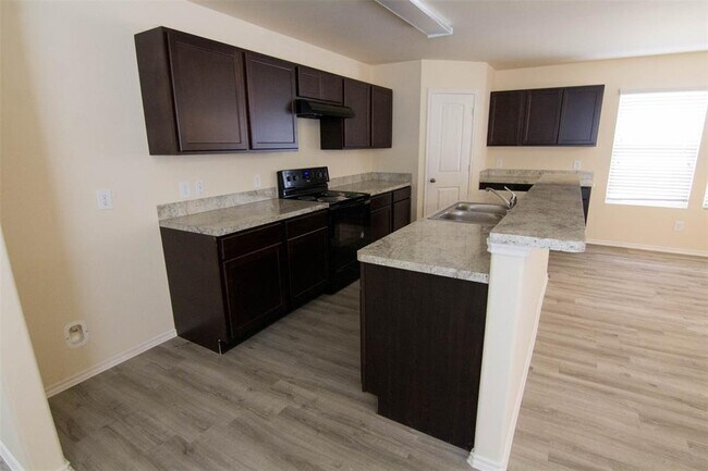Building Photo - 4043 Silver Ranch Rd