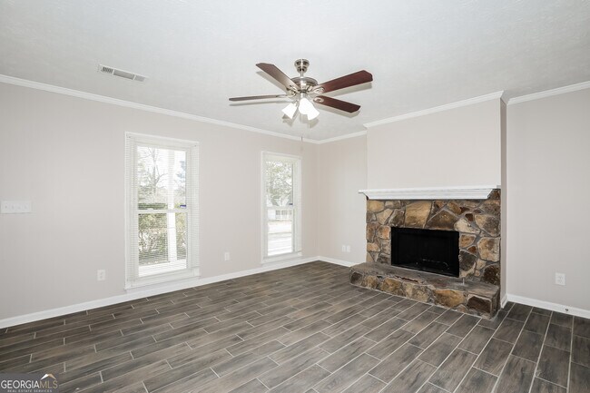 Foto del edificio - 369 Hillridge Dr