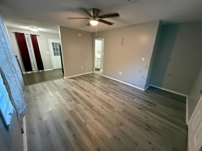 Building Photo - 3534 Farwood Dr