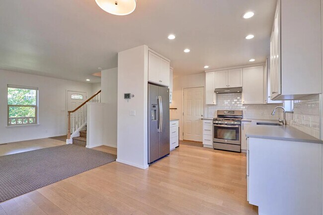 Opens to kitchen - 955 B St