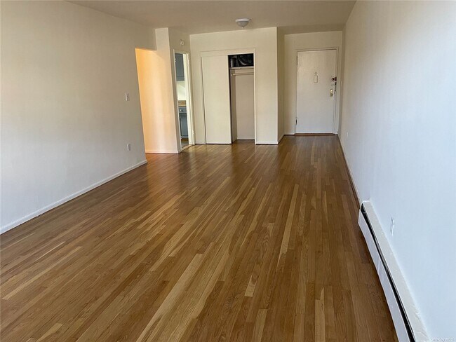 Building Photo - 120 S Park Ave