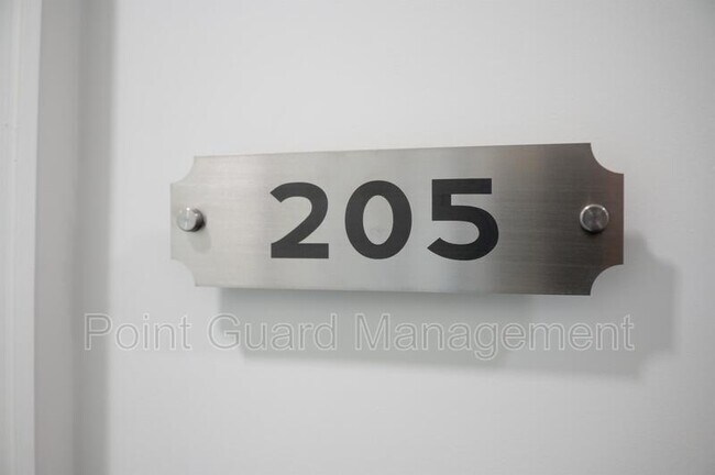 Foto del edificio - 300 N Main St