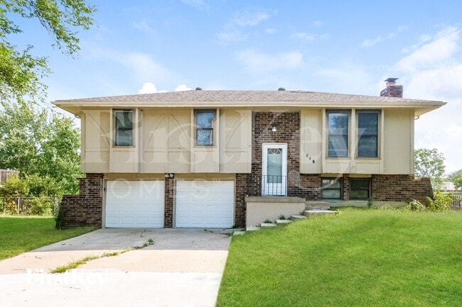 Building Photo - 619 Zay Dr