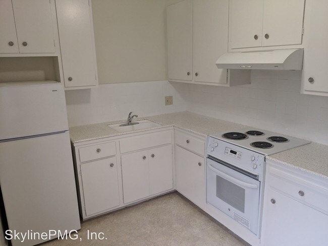 Building Photo - 246 28th St