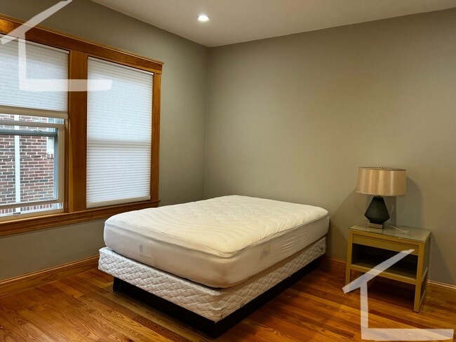 Foto del edificio - Charming 6 Bedroom Duplex