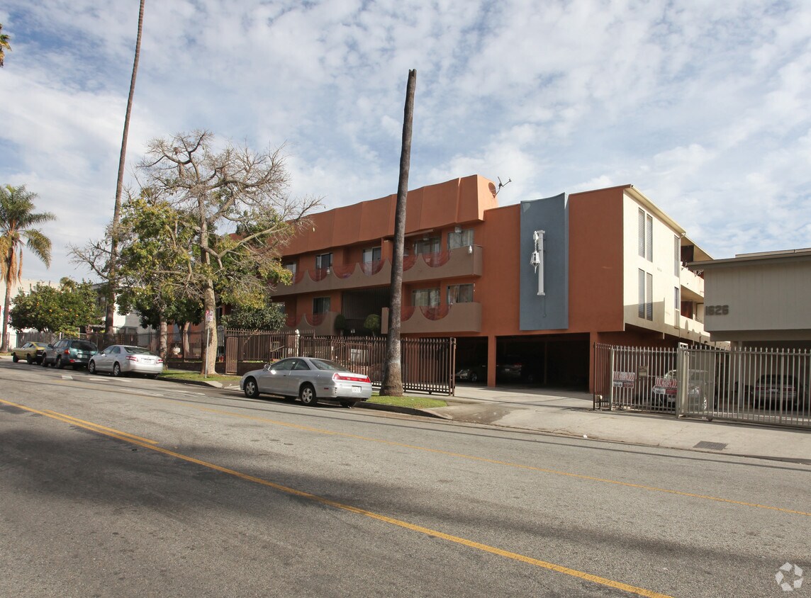 Primary Photo - 1640 N Hobart Blvd