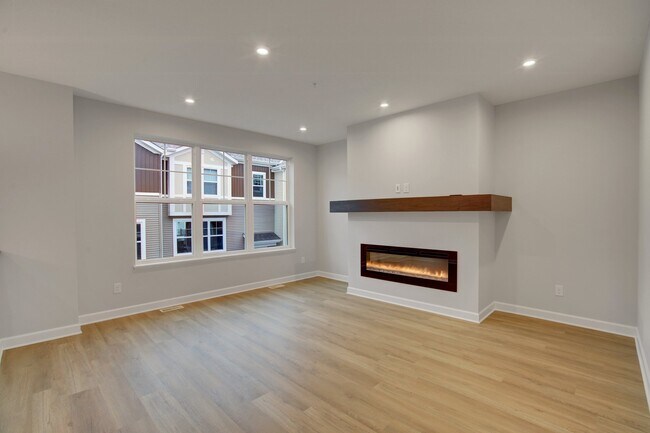 Living Room - 849 Roselyn Dr