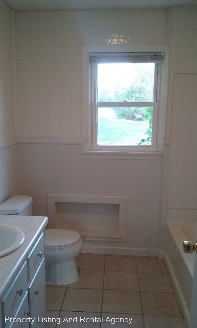 Building Photo - 3 br, 1 bath House - 1503 Stoneybrook Drive