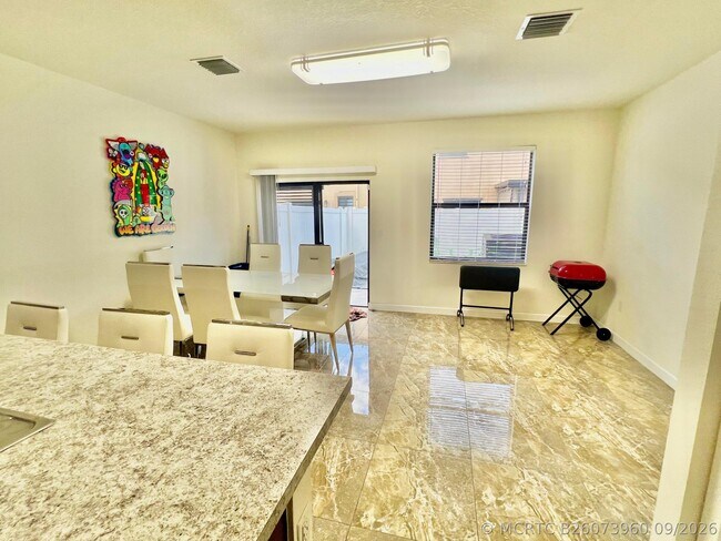 Foto del edificio - 10490 W 33rd Way