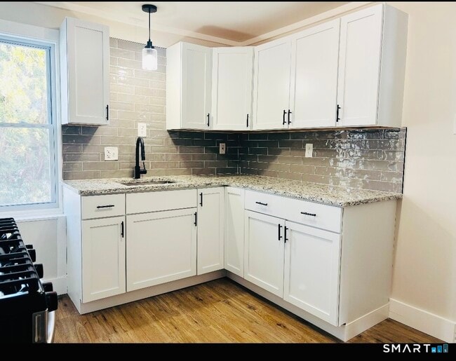 Foto del edificio - 107 E Pearl St