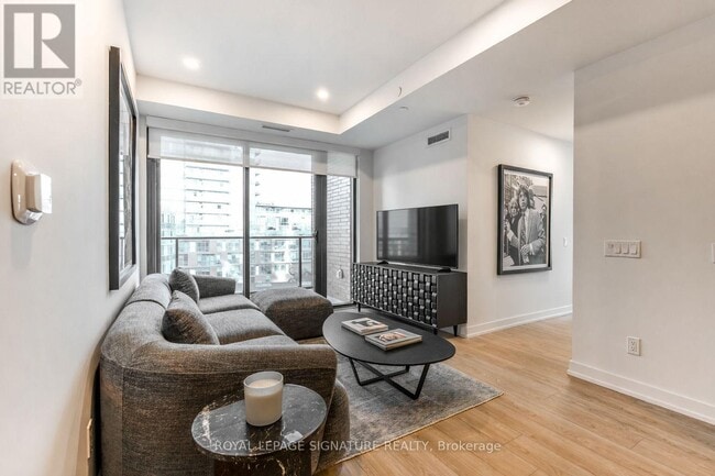 Building Photo - 35 Parliament St