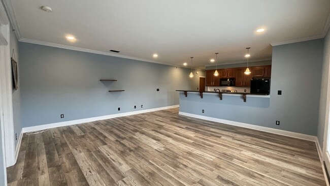 Building Photo - 303 Criddle St