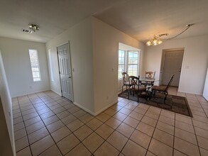 Building Photo - 2210 S Bluestone St