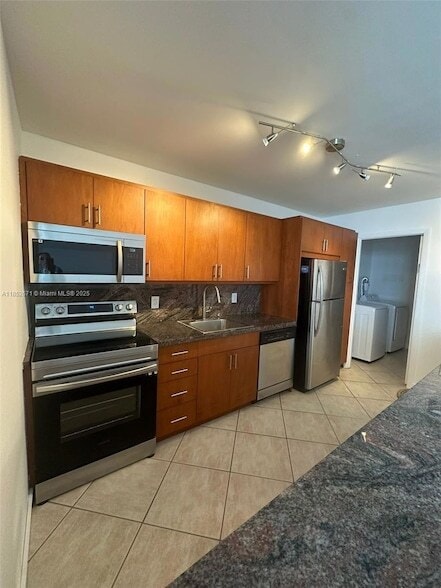 Building Photo - 9273 Collins Ave