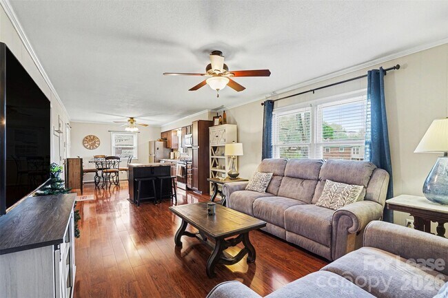 Foto del edificio - 113 Suncrest Rd