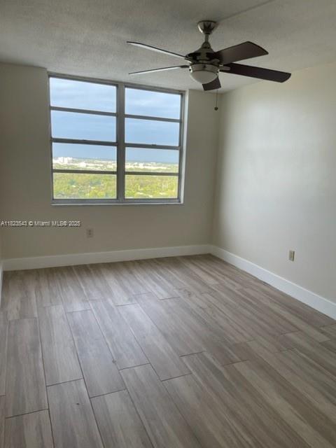 Foto del edificio - 2750 NE 183rd St