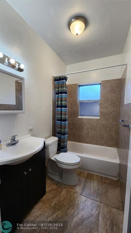 Foto del edificio - 816 SW 16th Ct
