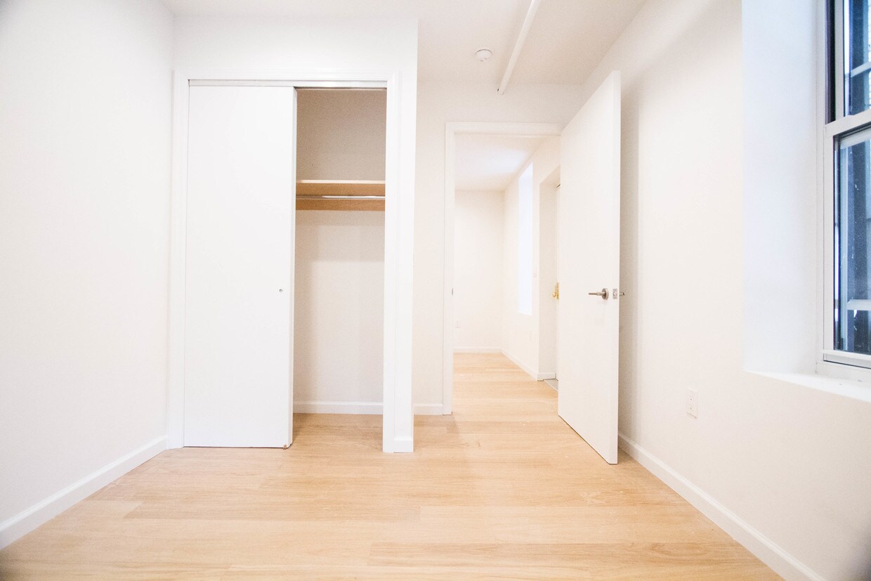 Foto principal - 649 Argyle Rd