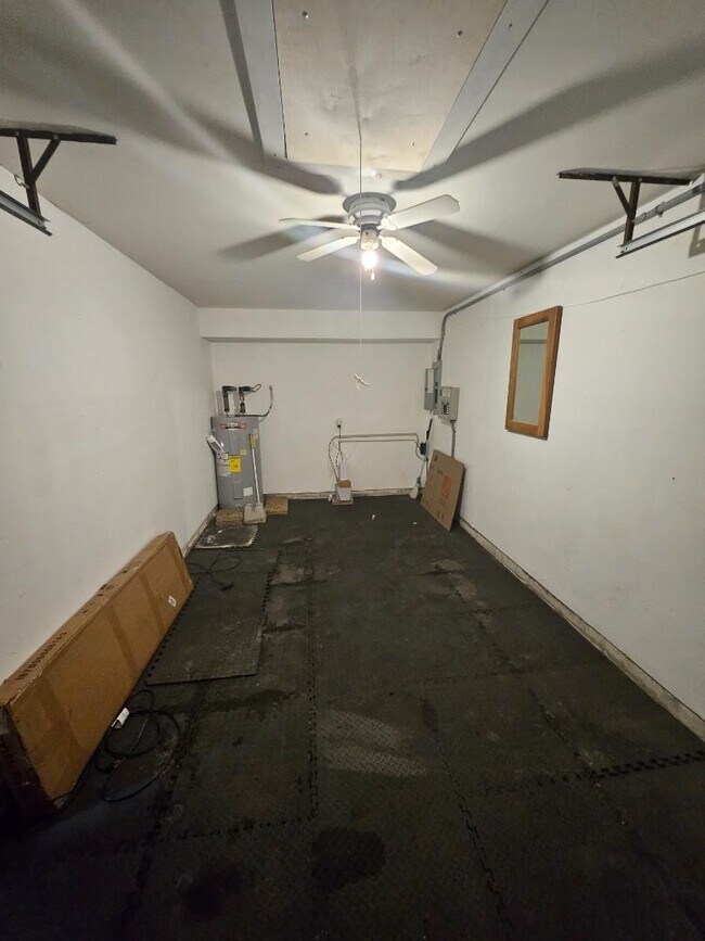 Building Photo - 1036 Glen Willow Dr