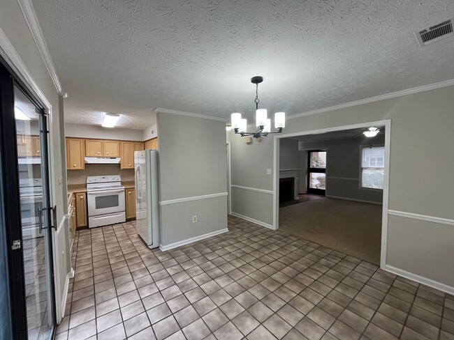 Building Photo - 15 Pointer Pl