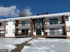 Building Photo - 111 Green St