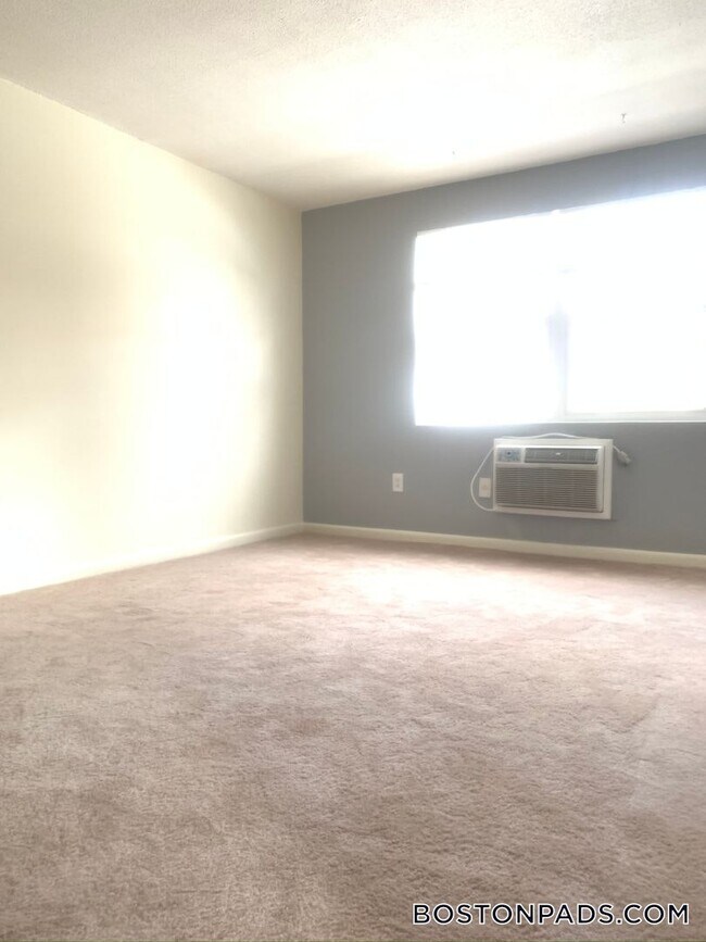 Foto del edificio - 71 Bernier St