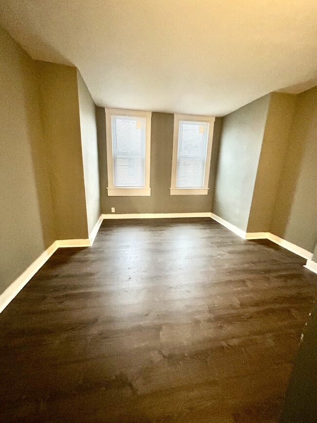 Foto del edificio - 1660 Normal Ave