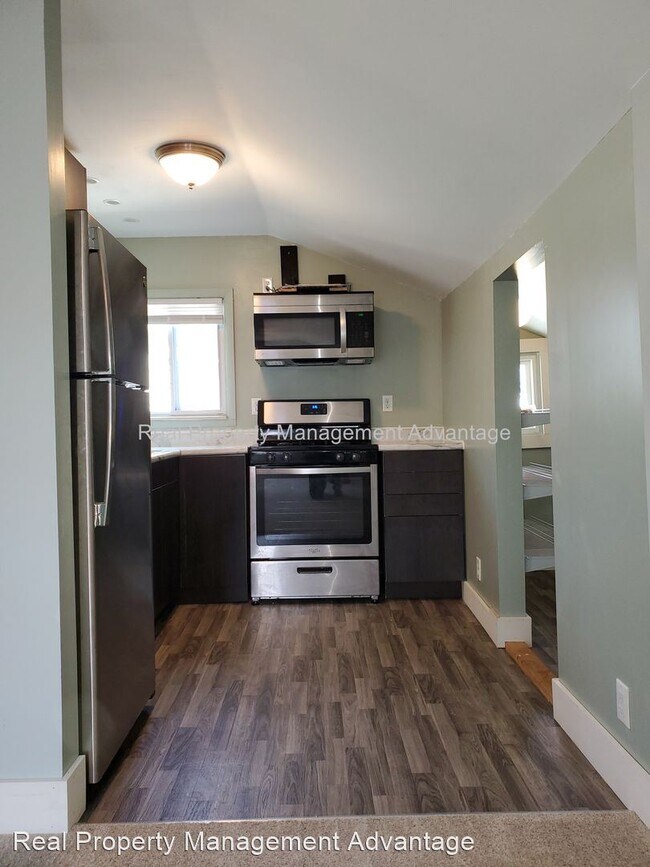 Building Photo - 1 br, 1 bath House - 500 E. Troy St.