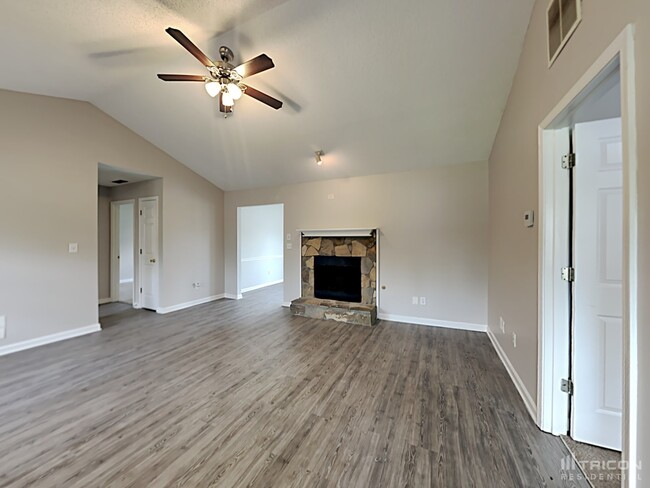 Building Photo - 188 Greenleaf Drive Hampton GA