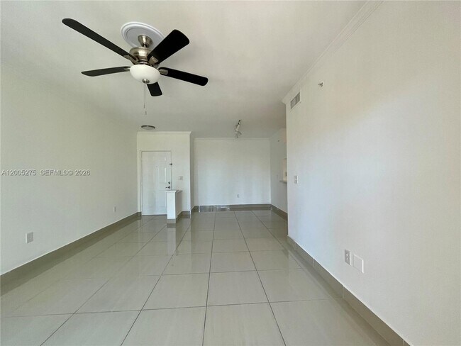Foto del edificio - 17100 N Bay Rd