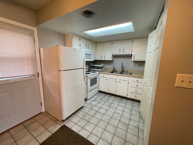 Foto del edificio - 1339 E Defenbaugh St