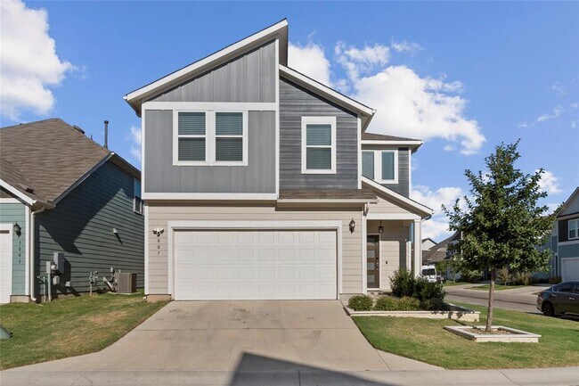 Building Photo - 3007 Salvidar Bend
