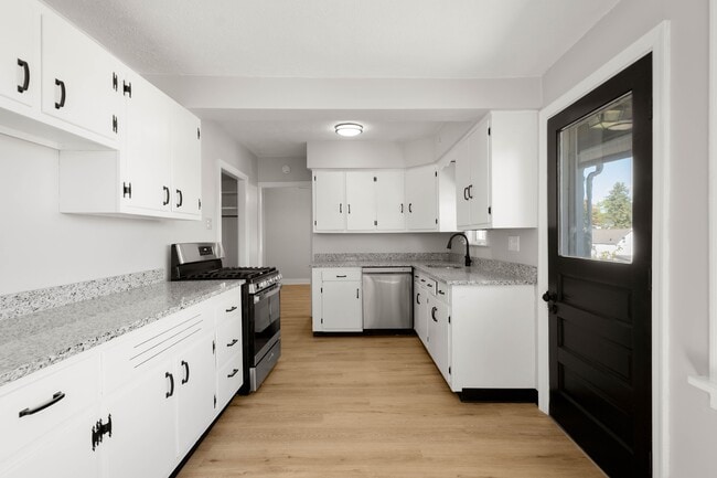 Building Photo - 1121 Margray St