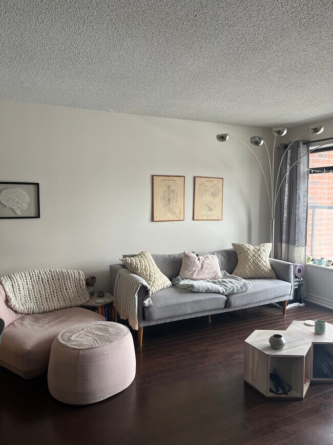 Photo du bâtiment - 450 Rue Saint-Antoine E