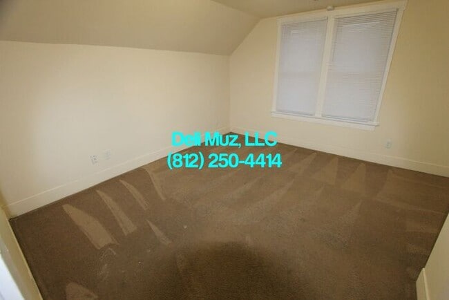 Building Photo - We Pay Water! Great Price on a 1 Bed, 1 Ba...