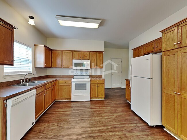 Foto del edificio - 8146 Coley Davis Rd