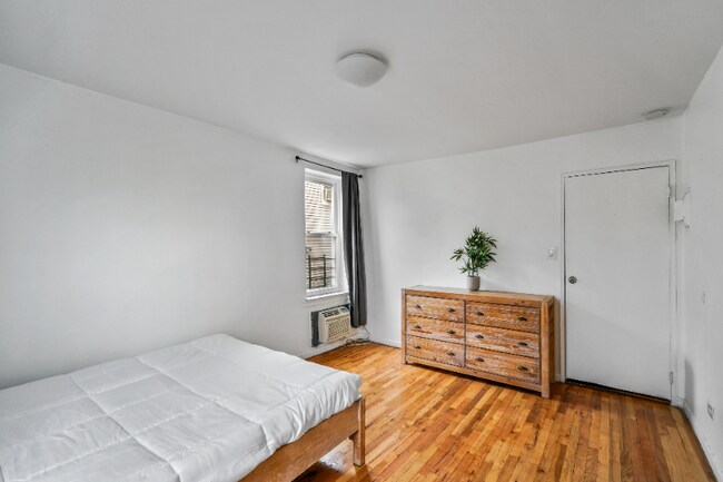 Foto del edificio - 10515 Seaview Ave