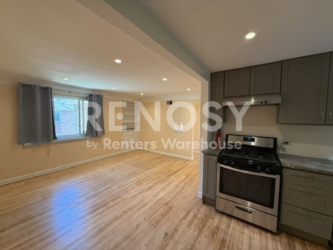 Foto del edificio - 1535 Hudson St