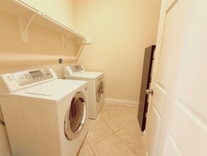 Building Photo - 22015 Rustic Canyon Ln