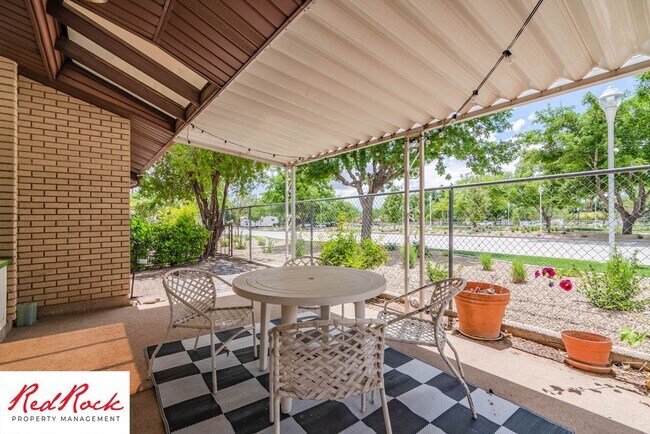 Foto del edificio - 3 Bedroom End Unit Home in Downtown St. Ge...