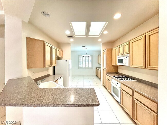 Foto del edificio - 2741 Hartwick Pines Dr