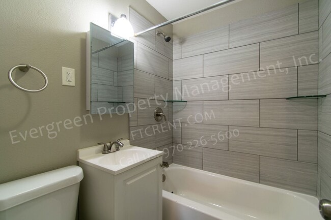 Foto del edificio - 207 E Stuart St