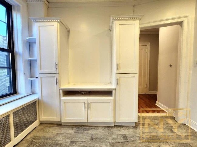 Foto del edificio - 0 bedroom in ASTORIA NY 11106