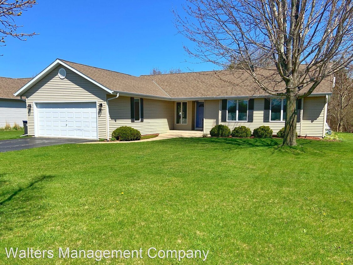 216 Granary Cir, Hartland, WI 53029 House Rental in Hartland, WI