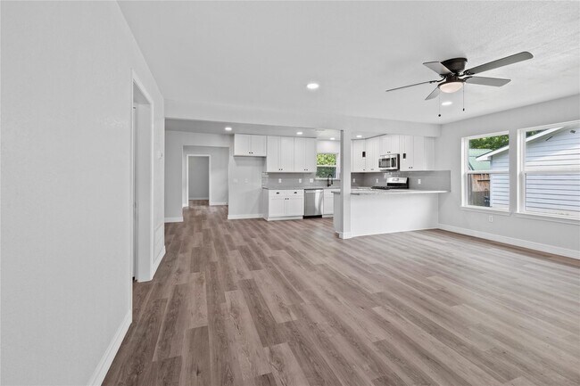Foto del edificio - 524 Dunnam Ave