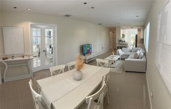 Building Photo - 9464 Abbott Ave