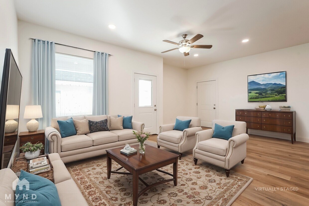 Foto principal - 5789 E Bristol St