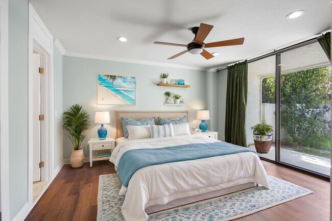 Building Photo - 2262 Martinique Ln