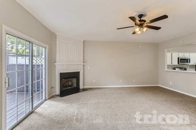 Foto del edificio - 4014 Howell Park Rd